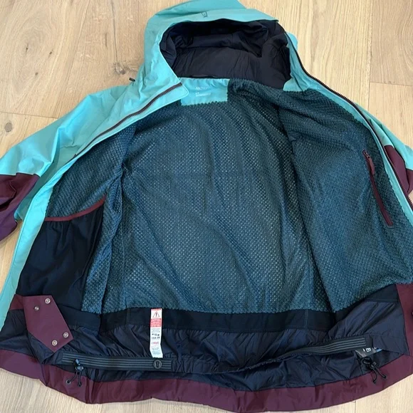 Arc’Teryx Rush IS snowboarding/ski jacket - Picture 3 of 7